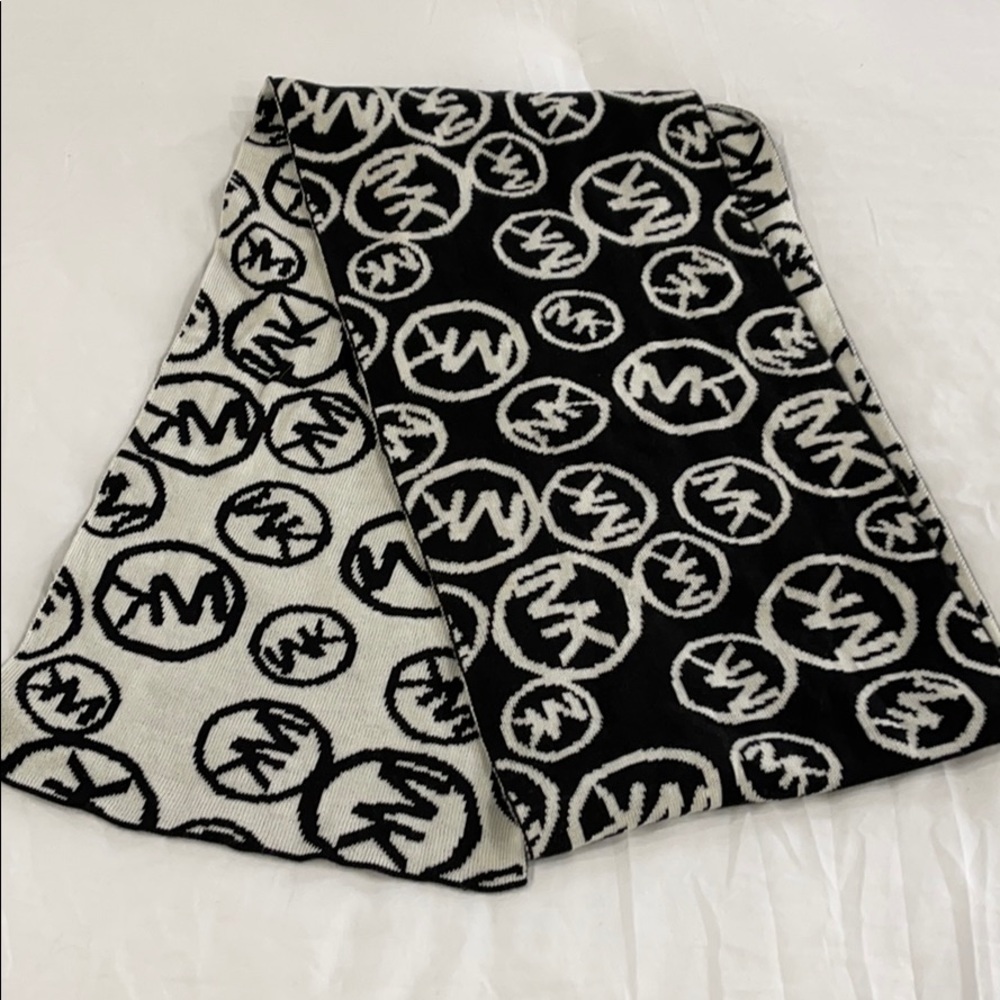 Michael Kors black and white scarf